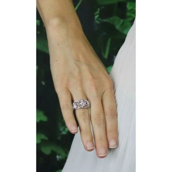 10k White Gold Diamond Butterfly Ring Size 7 1/4 - Picture 3 of 8